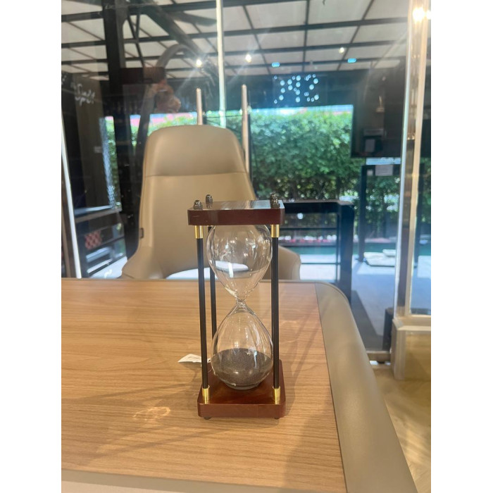 Hourglass Medium 