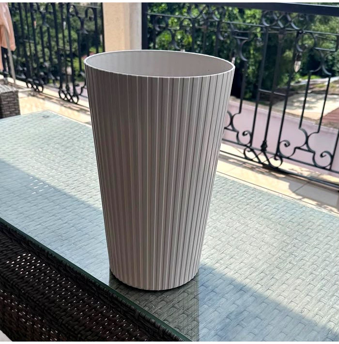 White Ribbed pot