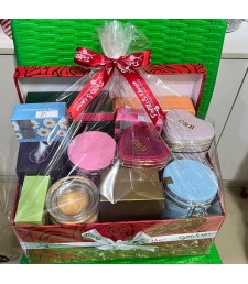 UK tea & biscuit hamper